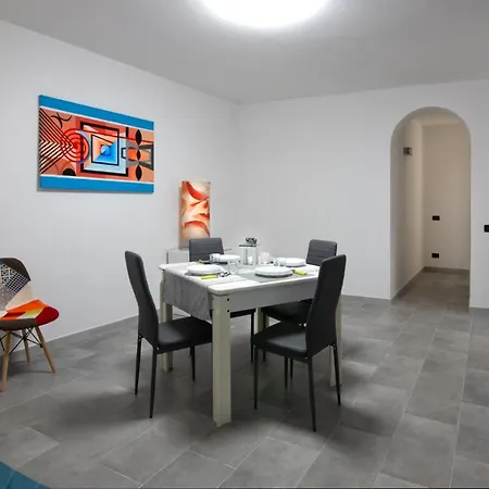 Lampionelli House *