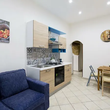 Lampionelli House *